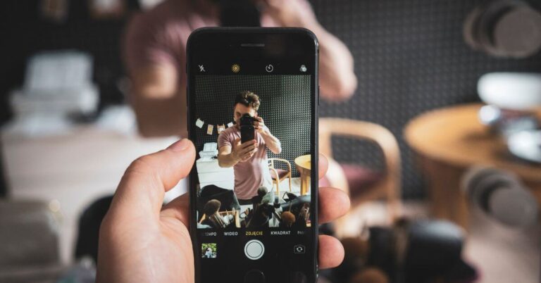 Smartphones with High-Performance Cameras